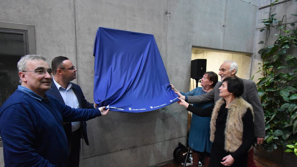 Odhalení pamětní desky Ivana Jandla, foto: Ondřej Tomšů Odhalení pamětní desky Ivana Jandla, foto: Ondřej Tomšů