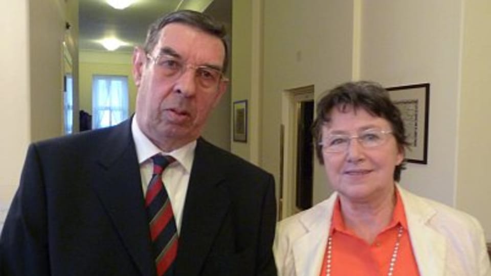 Geoffrey Piper a vydavatelka Českého dialogu Eva Střížovská Geoffrey Piper a vydavatelka Českého dialogu Eva Střížovská