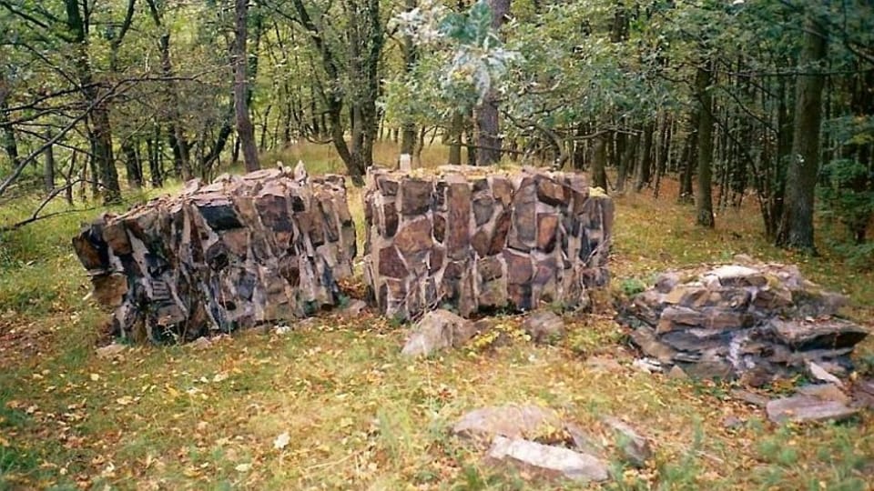Mohyla A.B. Svojsíka před obnovou, foto: Karel Pašek Mohyla A.B. Svojsíka před obnovou, foto: Karel Pašek