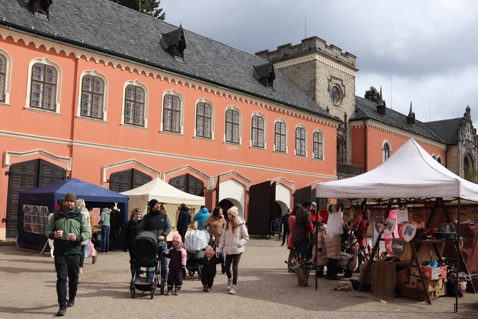 Velikonoční řemeslné trhy na zámku Sychrov | Foto: Barbora Němcová, Radio Prague International Velikonoční řemeslné trhy na zámku Sychrov | Foto: Barbora Němcová, Radio Prague International