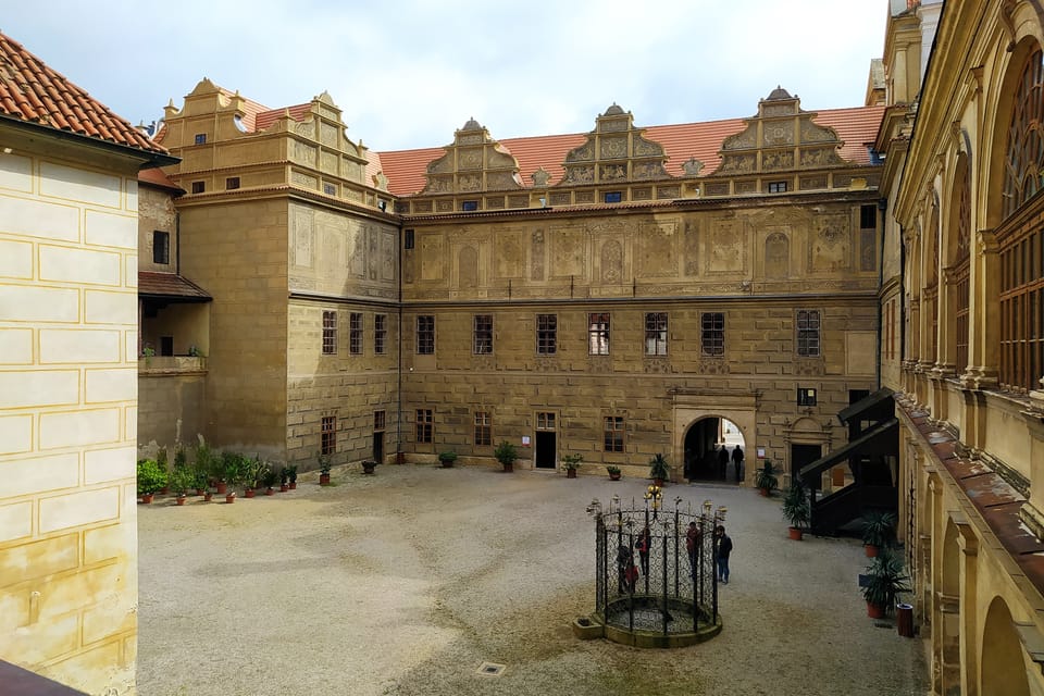 Nádvoří hradu a zámku Horšovský Týn | Foto: Kateřina Dobrovolná, Český rozhlas Nádvoří hradu a zámku Horšovský Týn | Foto: Kateřina Dobrovolná, Český rozhlas