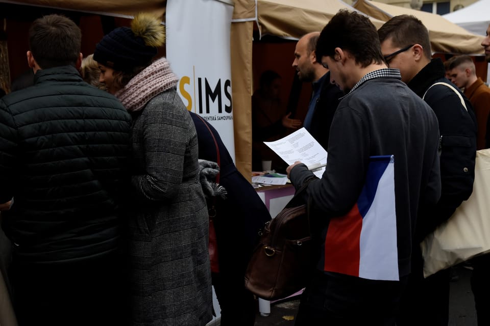 Vzpomínkové shromáždění na pražském Albertově | Foto: Barbora Navrátilová, Radio Prague International Vzpomínkové shromáždění na pražském Albertově | Foto: Barbora Navrátilová, Radio Prague International
