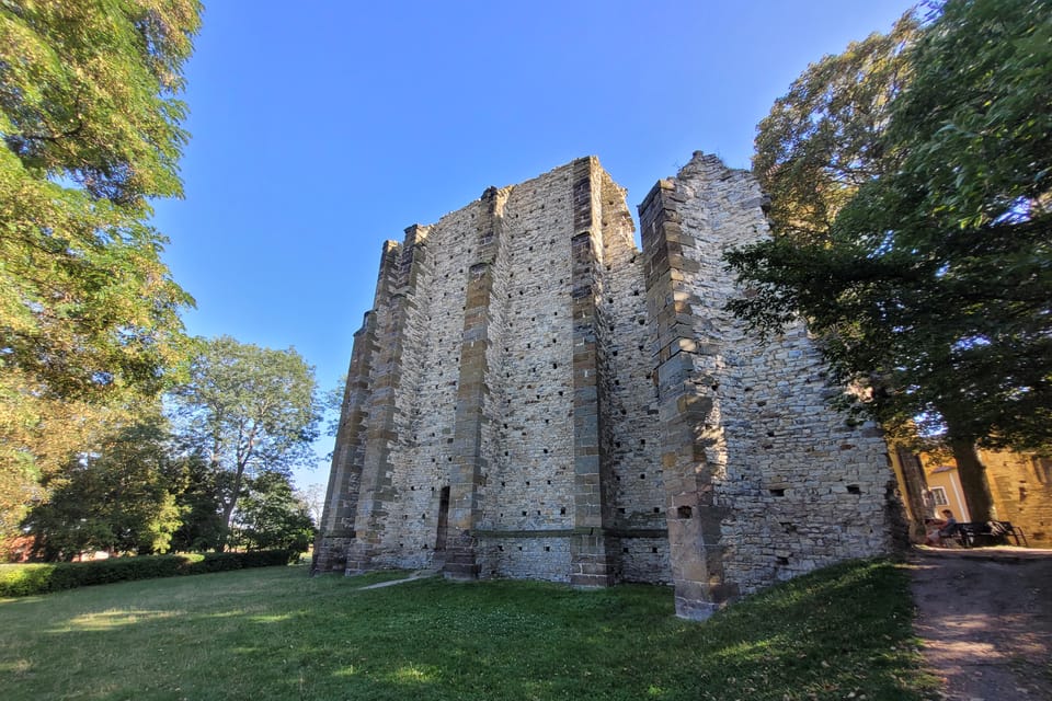 Kostel v Panenském Týnci je povážován za nejmystičtější místo v Čechách | Foto: Hana Slavická,  Radio Prague International