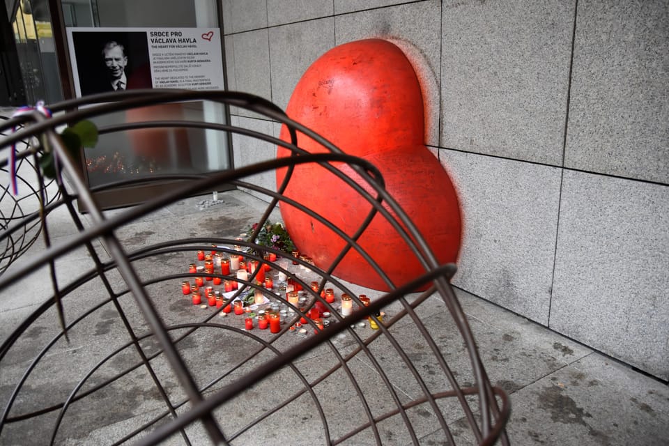 17. listopad na Národní třídě. Srdce pro Václava Havla | Foto: Barbora Navrátilová, Radio Prague International 17. listopad na Národní třídě. Srdce pro Václava Havla | Foto: Barbora Navrátilová, Radio Prague International