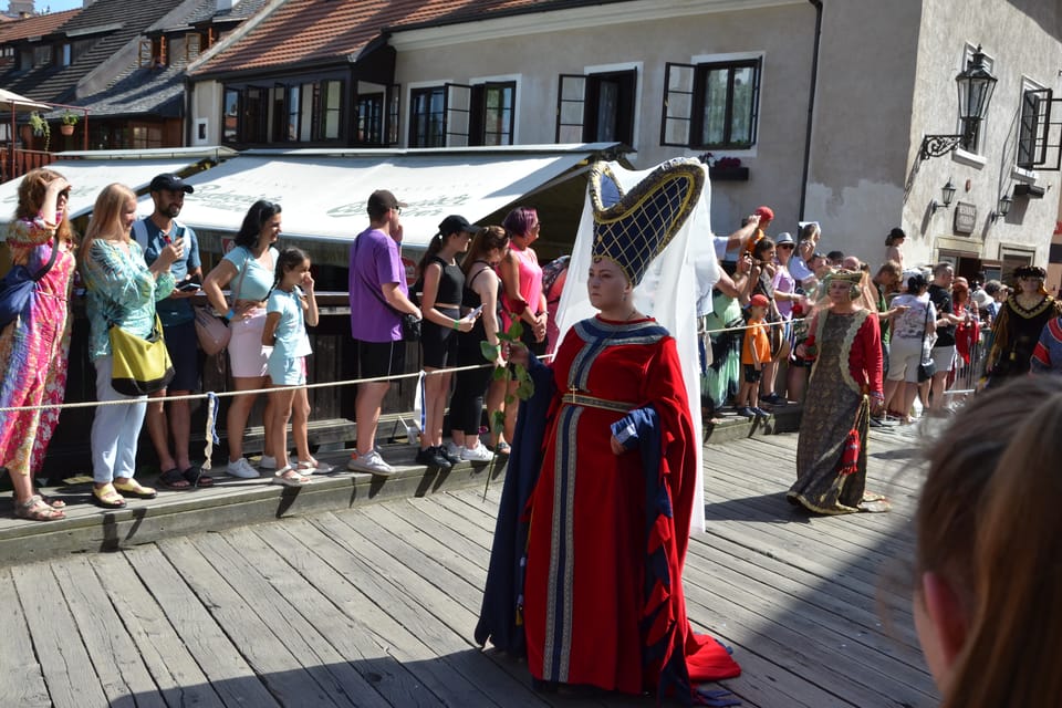 Návštěvníci Krumlova se mohli přenést do časů posledních pánů z Rožmberka, bratrů Viléma z Rožmberka a Petra Voka | Foto: Jaroslav Mach, Radio Prague International Návštěvníci Krumlova se mohli přenést do časů posledních pánů z Rožmberka, bratrů Viléma z Rožmberka a Petra Voka | Foto: Jaroslav Mach, Radio Prague International