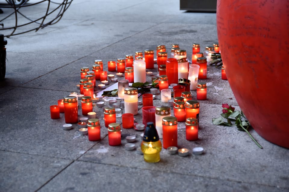 17. listopad na Národní třídě. Srdce pro Václava Havla | Foto: Barbora Navrátilová, Radio Prague International 17. listopad na Národní třídě. Srdce pro Václava Havla | Foto: Barbora Navrátilová, Radio Prague International