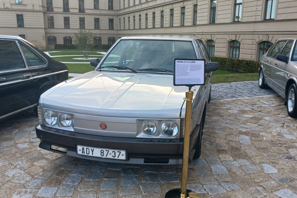Vozidlo Tatra 613-4 LONG sloužilo v 80. letech na Úřadu vlády. | Foto: Lenka Žižková,  Radio Prague International