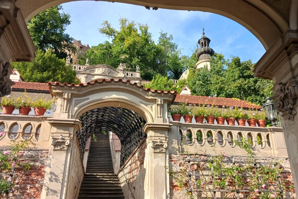 Malá Fürstenberská zahrada,  pohled z belvederu k hradu | Foto: Lenka Žižková,  Radio Prague International