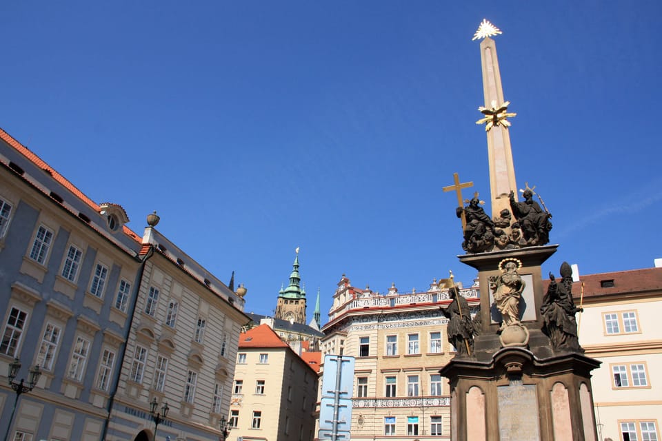 Morový sloup Nejsvětější Trojice v horní části Malostranského náměstí | Foto: Barbora Němcová, Radio Prague International Morový sloup Nejsvětější Trojice v horní části Malostranského náměstí | Foto: Barbora Němcová, Radio Prague International