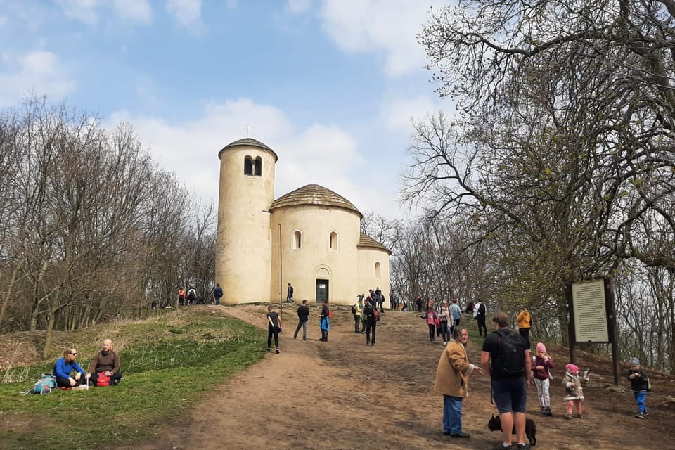 Rotunda sv. Jiří na vrcholu Řípu | Foto: Lenka Žižková, Radio Prague International Rotunda sv. Jiří na vrcholu Řípu | Foto: Lenka Žižková, Radio Prague International