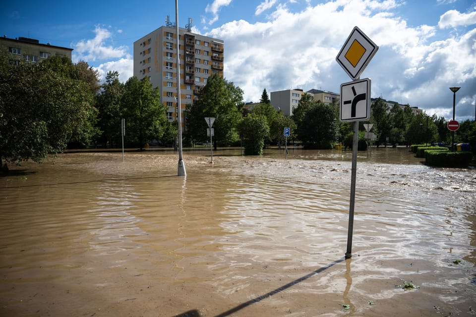 Více než stoletá voda se prohnala sídlištěm Opavy Kateřinky | Foto: René Volfík,  iROZHLAS.cz