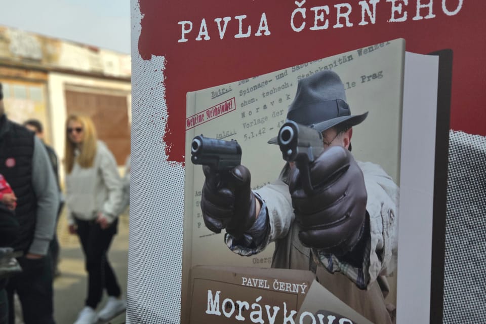 Stánek věnovaný Václavu Morávkovi, hrdinovi protinacistického odboje a členu skupiny Tři králové | Foto: Štěpánka Budková, Radio Prague International Stánek věnovaný Václavu Morávkovi, hrdinovi protinacistického odboje a členu skupiny Tři králové | Foto: Štěpánka Budková, Radio Prague International