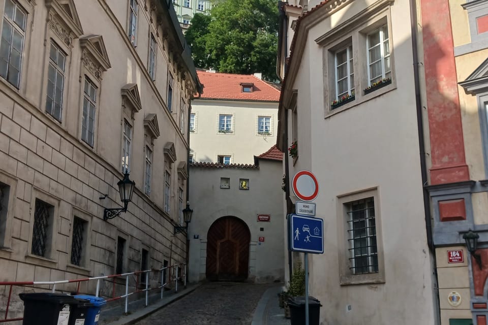 Malebná Sněmovní ulice v podhradí | Foto: Lenka Žižková, Radio Prague International Malebná Sněmovní ulice v podhradí | Foto: Lenka Žižková, Radio Prague International