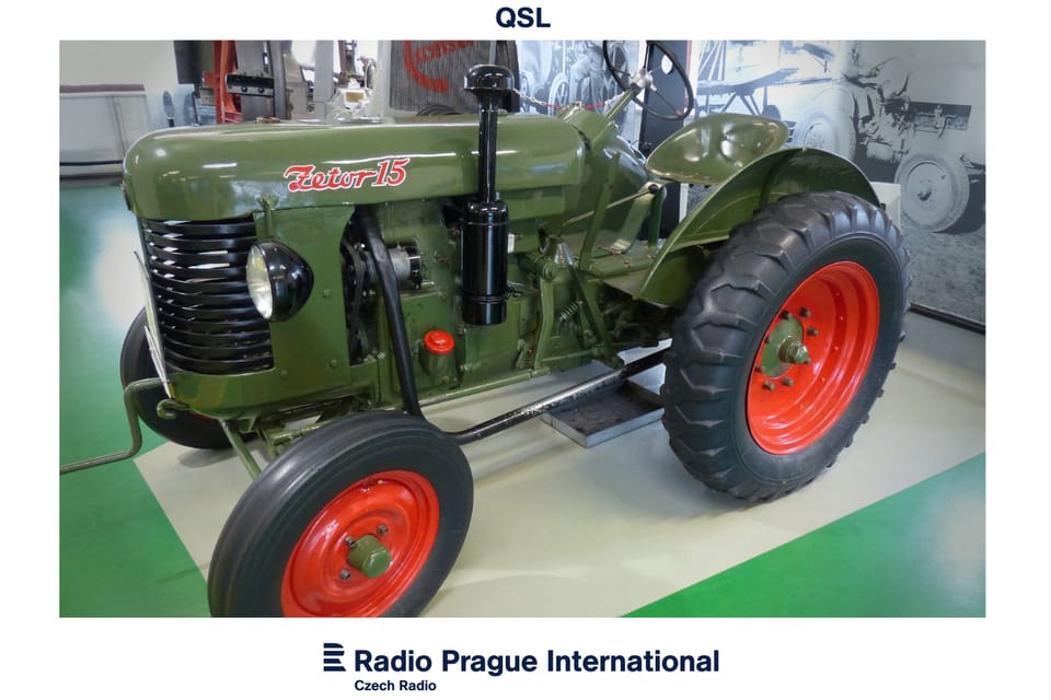 Traktor Zetor 15 s jednoválcovým vznětovým motorem, který byl vyráběn v letech 1946–1949 (exponát Národního zemědělského muzea). Foto: archiv ČRo - Radio Prague International Traktor Zetor 15 s jednoválcovým vznětovým motorem, který byl vyráběn v letech 1946–1949 (exponát Národního zemědělského muzea). Foto: archiv ČRo - Radio Prague International