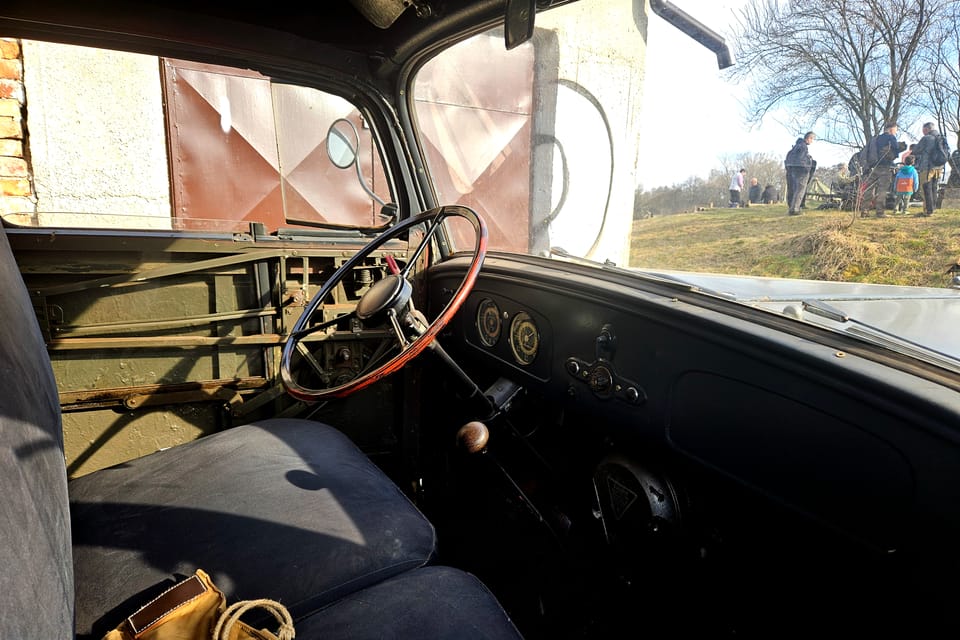 Historická vojenská vozidla | Foto: Štěpánka Budková, Radio Prague International Historická vojenská vozidla | Foto: Štěpánka Budková, Radio Prague International