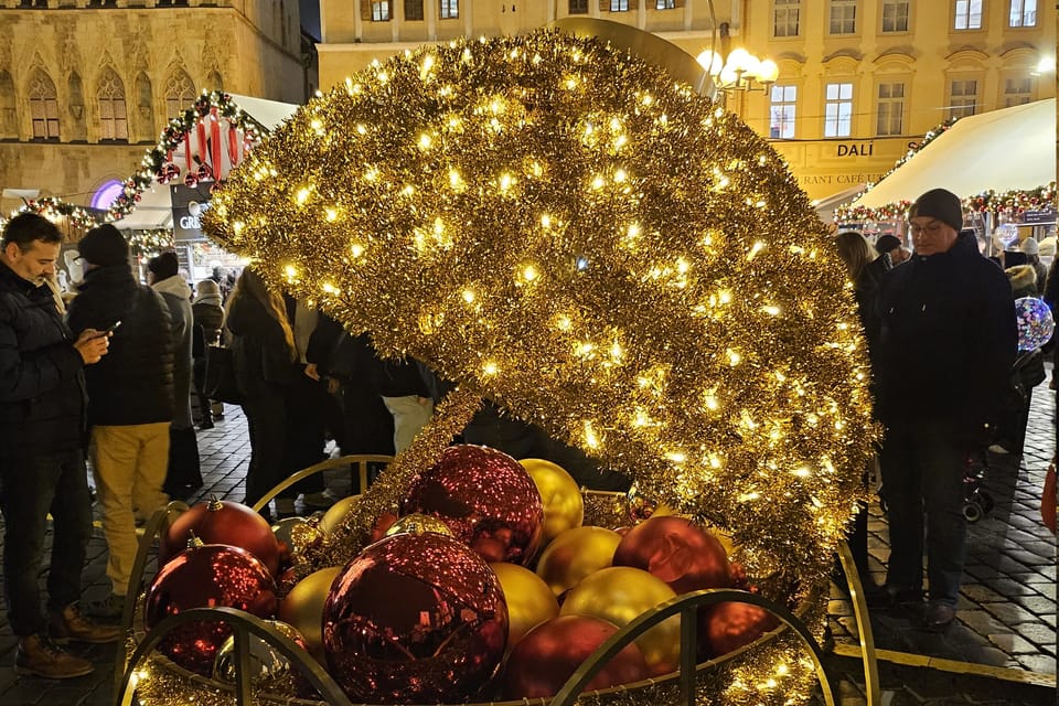 Vánoční výzdoba na Staroměstském náměstí | Foto: Klára Stejskalová,  Radio Prague International