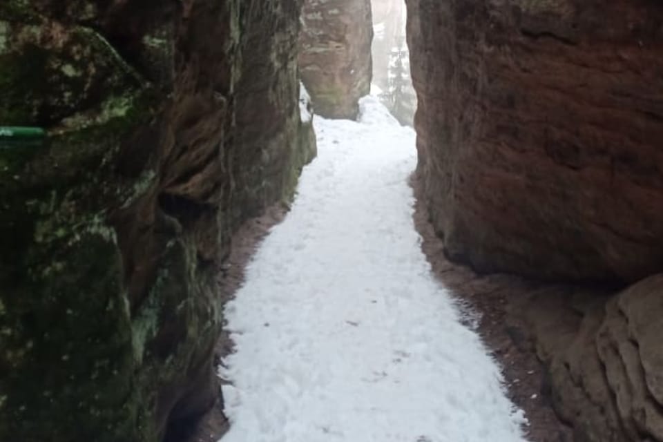 Císařská chodba - nejznámější a nejmohutnější rokle v Prachovských skalách byla pojmenována po císaři Františku I., foto: Jan Chalupa Císařská chodba - nejznámější a nejmohutnější rokle v Prachovských skalách byla pojmenována po císaři Františku I., foto: Jan Chalupa