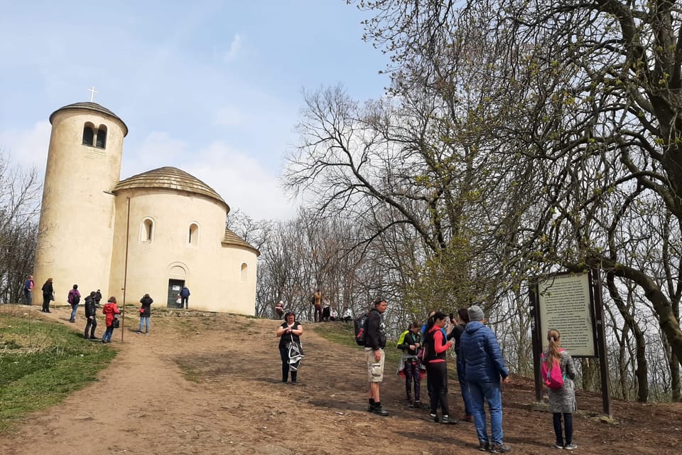 Rotunda sv. Jiří na vrcholu Řípu | Foto: Lenka Žižková, Radio Prague International Rotunda sv. Jiří na vrcholu Řípu | Foto: Lenka Žižková, Radio Prague International