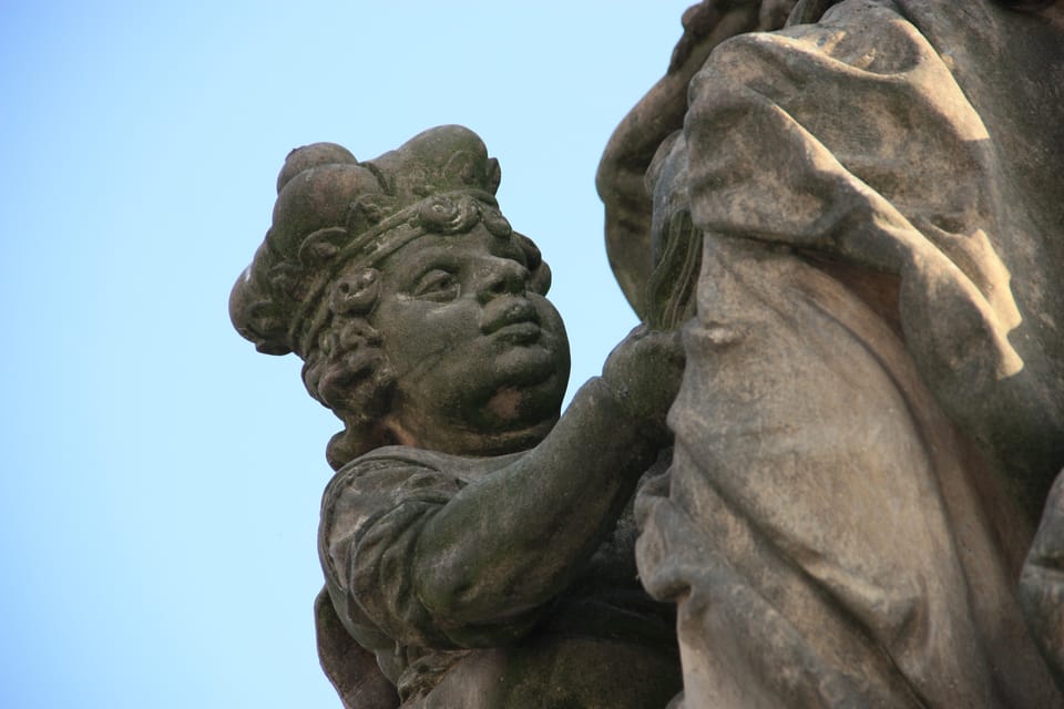 Sousoší zřejmě pochází z dílny Matyáše Brauna a vzniklo před rokem 1720 | Foto: Barbora Němcová, Radio Prague International Sousoší zřejmě pochází z dílny Matyáše Brauna a vzniklo před rokem 1720 | Foto: Barbora Němcová, Radio Prague International