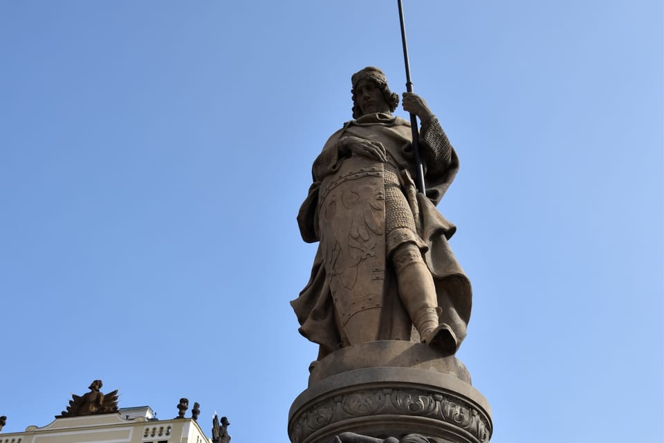 Tato socha svatého Václava je chráněna jako kulturní památka České republiky | Foto: Barbora Němcová, Radio Prague International Tato socha svatého Václava je chráněna jako kulturní památka České republiky | Foto: Barbora Němcová, Radio Prague International