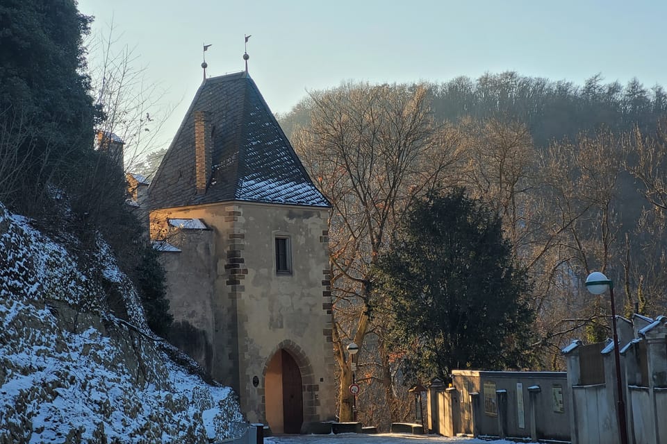 Dolní brána hradu Karlštejn | Foto: Hana Slavická,  Radio Prague International