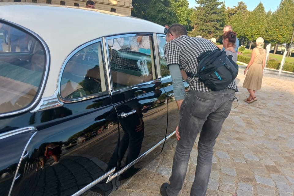 Vozidlo Tatra 603-1 sloužilo v 60. letech 20. století na Ministerstvu paliv a energetiky | Foto: Lenka Žižková, Radio Prague International Vozidlo Tatra 603-1 sloužilo v 60. letech 20. století na Ministerstvu paliv a energetiky | Foto: Lenka Žižková, Radio Prague International