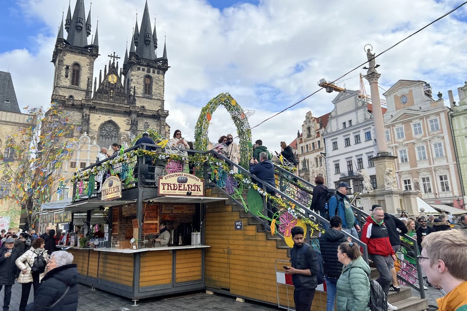 Velikonoční trhy na Staroměstském náměstí | Foto: Kateřina Ayzpurvit, Radio Prague International Velikonoční trhy na Staroměstském náměstí | Foto: Kateřina Ayzpurvit, Radio Prague International
