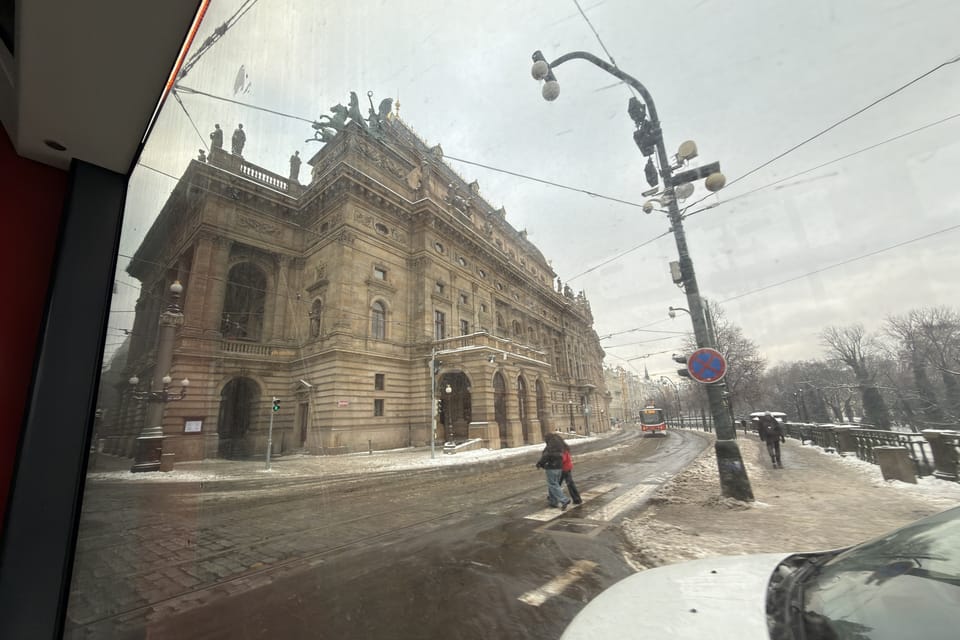 Tramvaj 22 u Národního divadla | Foto: Vít Pohanka,  Radio Prague International