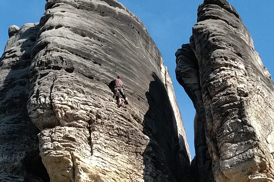 Horolezec v Prachovských skalách,  foto: Dominika Bernáthová